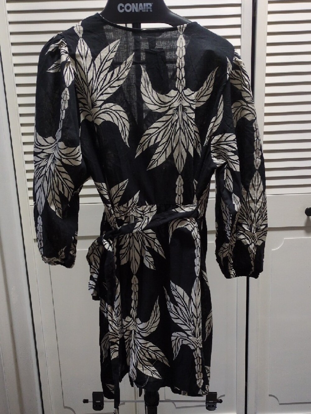 H&M Black Wrap Dress with Cream Tropical Leaf Print - Picture 7 of 7